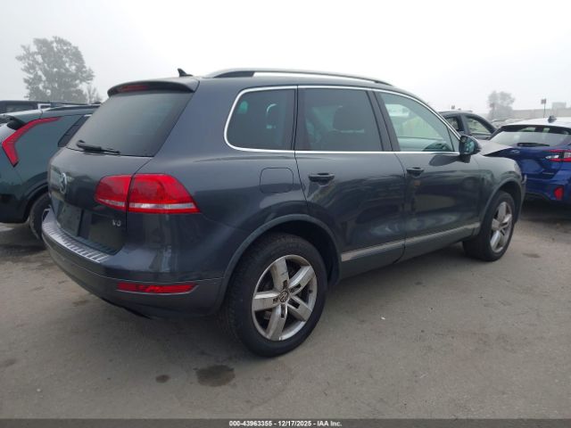 2011 VOLKSWAGEN TOUAREG WVGFF9BP0BD003902 Photo 3