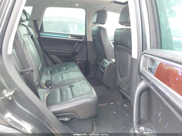 2011 VOLKSWAGEN TOUAREG WVGFF9BP0BD003902 Photo 7