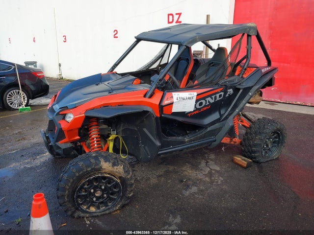 1HFVE0542N4300115 Honda Sxs1000 S2r