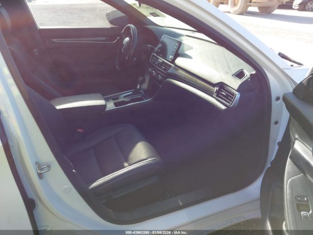 2019 HONDA ACCORD 1HGCV1F3XKA133420 Photo 4
