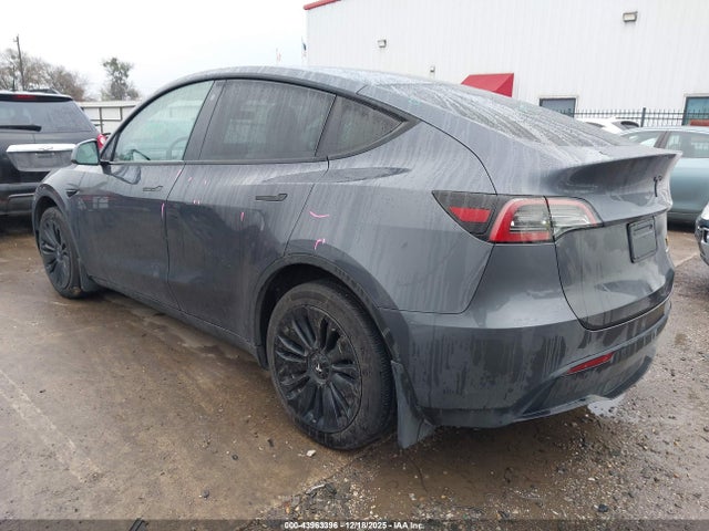 2023 TESLA MODEL Y 7SAYGDEE2PF617330 Photo 2
