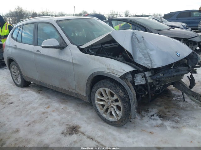 2015 BMW X1 WBAVL1C55FVY31500
