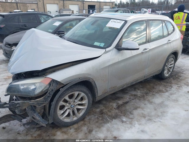 2015 BMW X1 WBAVL1C55FVY31500 Photo 1