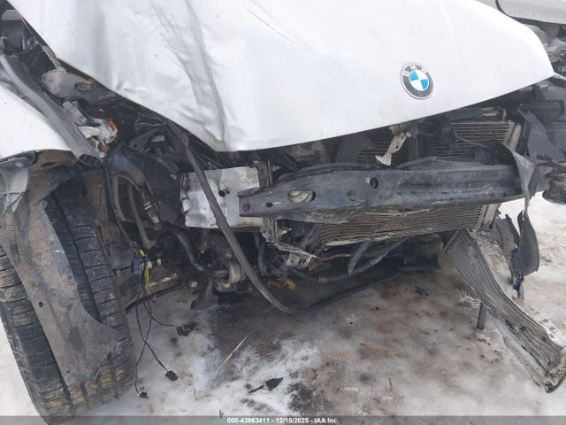 2015 BMW X1 WBAVL1C55FVY31500 Photo 5