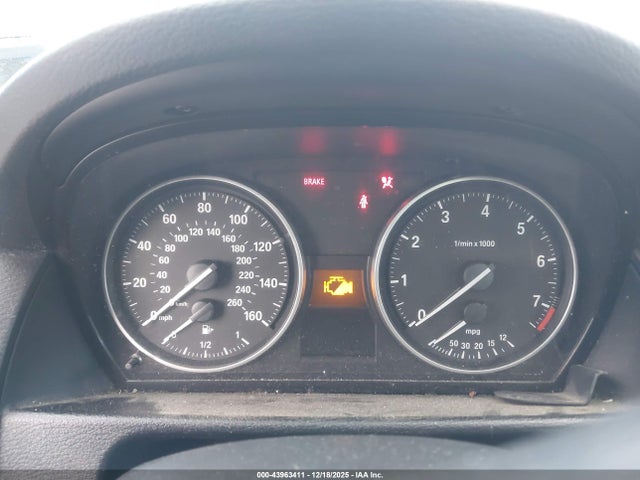 2015 BMW X1 WBAVL1C55FVY31500 Photo 6
