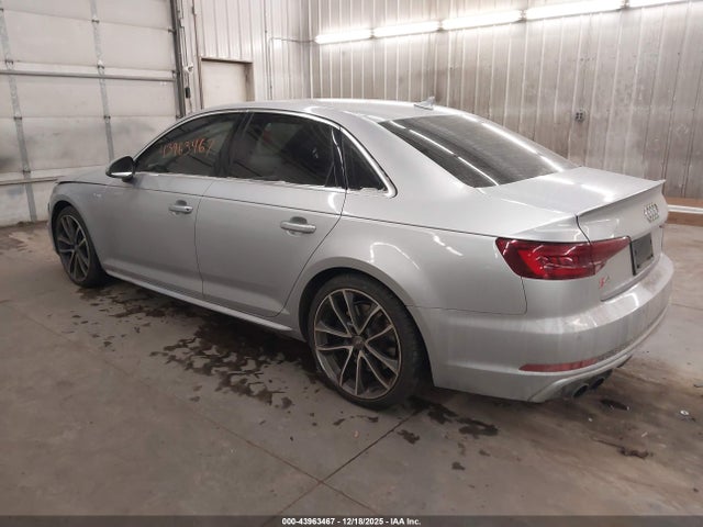 2018 AUDI S4 WAUB4AF42JA066538 Photo 2