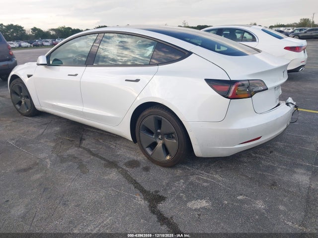 2022 TESLA MODEL 3 5YJ3E1EA4NF157593 Photo 2