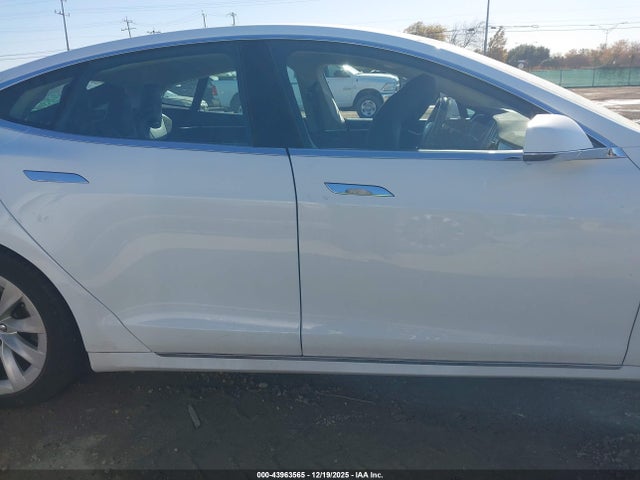 Tesla Model S 60d/70d/75d/85d/90d 2016 5YJSA1E24GF150856 Image 14