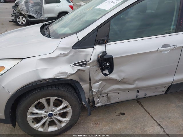 1FMCU0GD6HUD07750 Ford ESCAPE SE