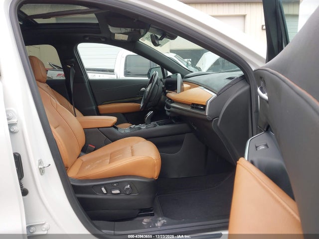 2024 CADILLAC XT4 1GYFZCR45RF184251 Photo 4