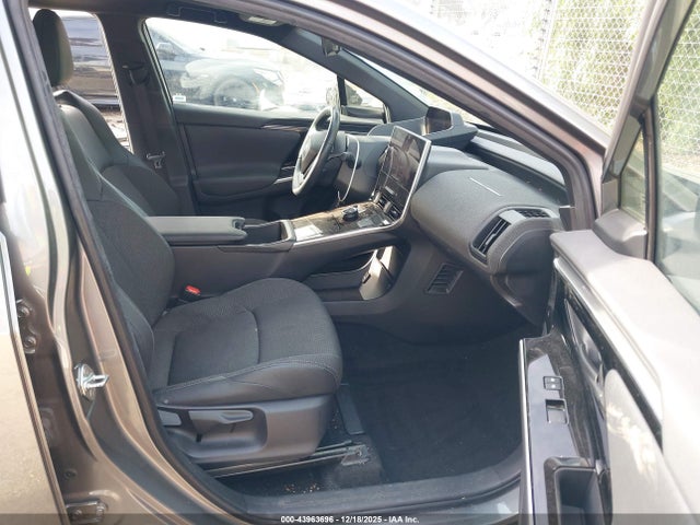 Toyota BZ4X XLE 2024 JTMAAAAA9RA031897 Image 5