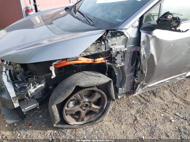 Toyota BZ4X XLE 2024 JTMAAAAA9RA031897 Image 6