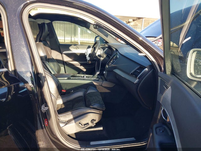 2017 VOLVO XC90 YV4A22PM4H1182890 Photo 4