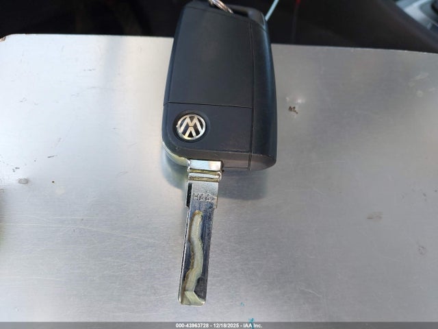 3VW217AU5FM033952 Volkswagen Golf Tsi S 4-door