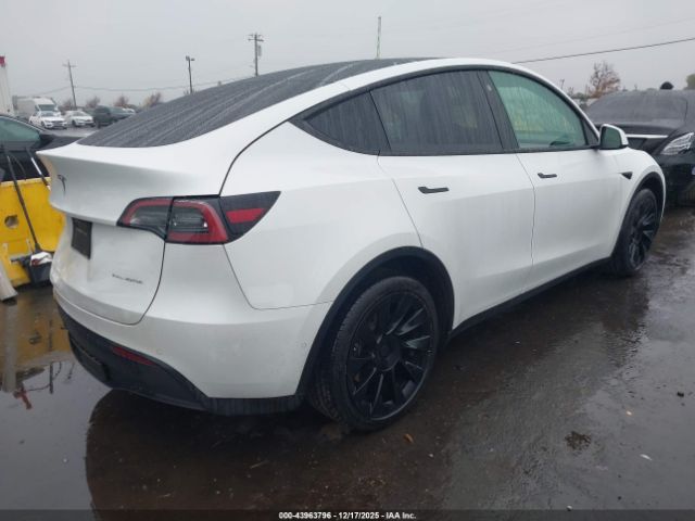 2021 TESLA MODEL Y 5YJYGDEE4MF214863 Photo 3