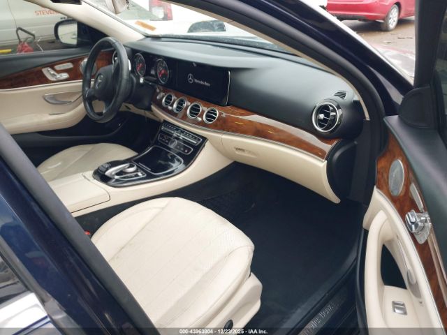 2017 MERCEDES-BENZ E 300 WDDZF4KB5HA167882 Photo 4