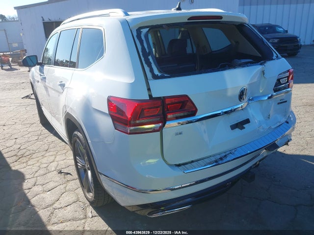 2019 VOLKSWAGEN ATLAS 1V2XR2CA7KC576642 Photo 2
