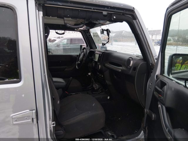 2015 JEEP WRANGLER UNLIMITED 1C4BJWDG9FL642451 Photo 4