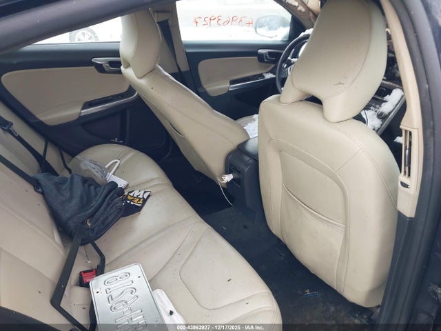 Volvo S60 T5 Premier 2016 YV1612TK6G2401786 Image 8