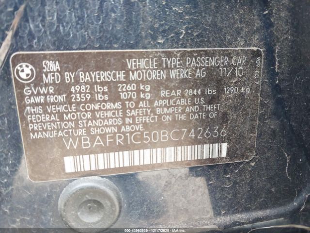 2011 BMW 528I WBAFR1C50BC742636 Photo 8