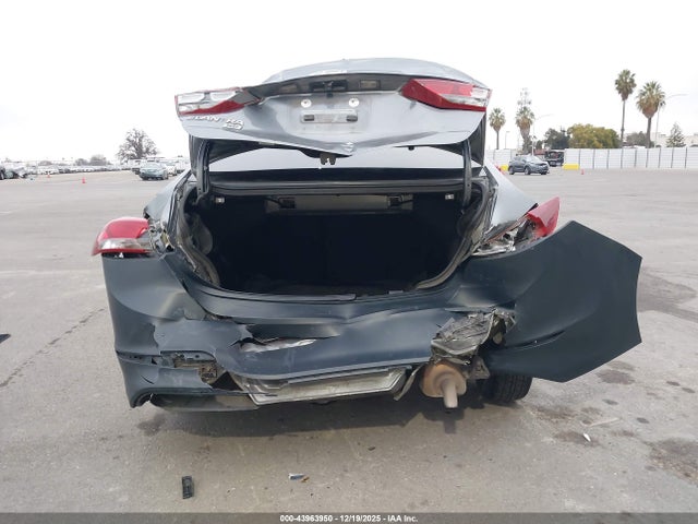 KMHD74LF5HU152537 Hyundai ELANTRA SE