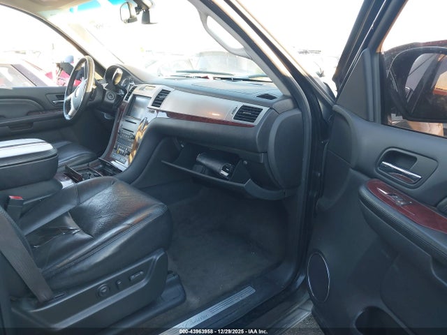 2009 CADILLAC ESCALADE ESV 1GYFK26229R258564 Photo 4