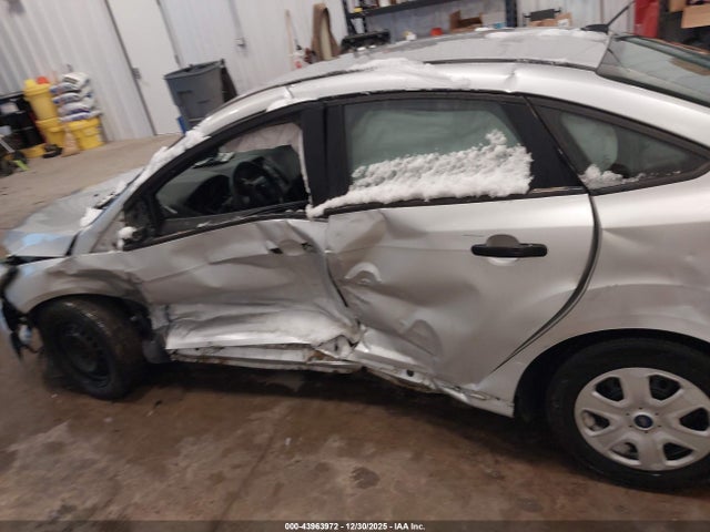 Ford FOCUS S 2018 1FADP3E21JL211383 Image 15