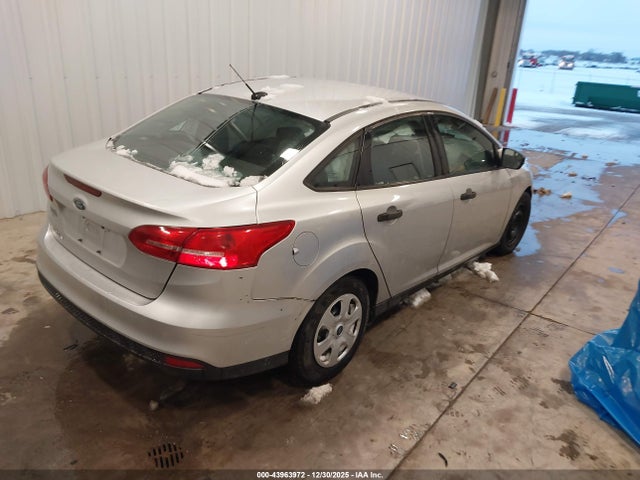Ford FOCUS S 2018 1FADP3E21JL211383 Image 4