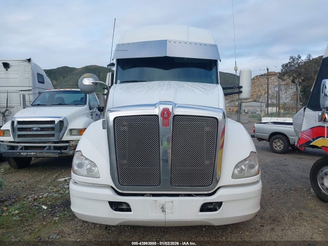 1XKYD49X2FJ422275 Kenworth Construction T680