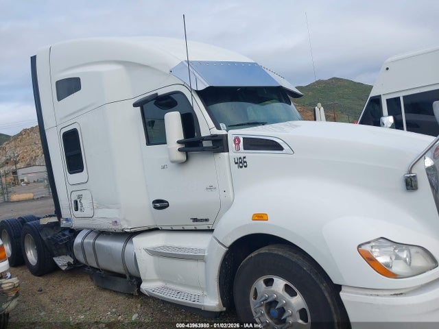 1XKYD49X2FJ422275 Kenworth Construction T680