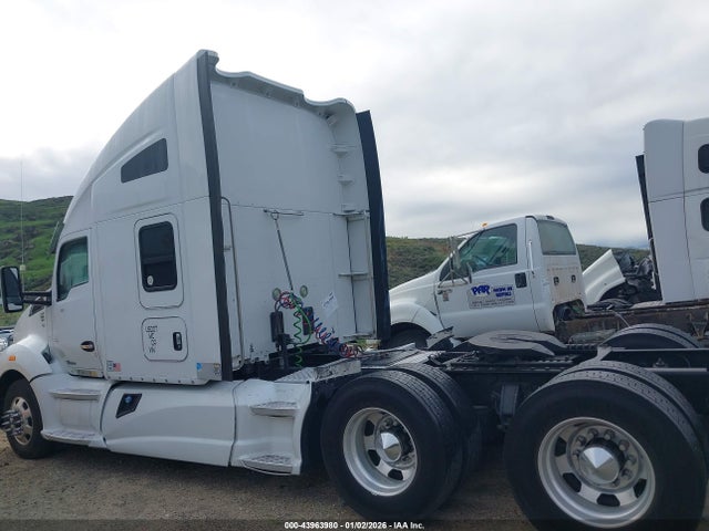 1XKYD49X2FJ422275 Kenworth Construction T680
