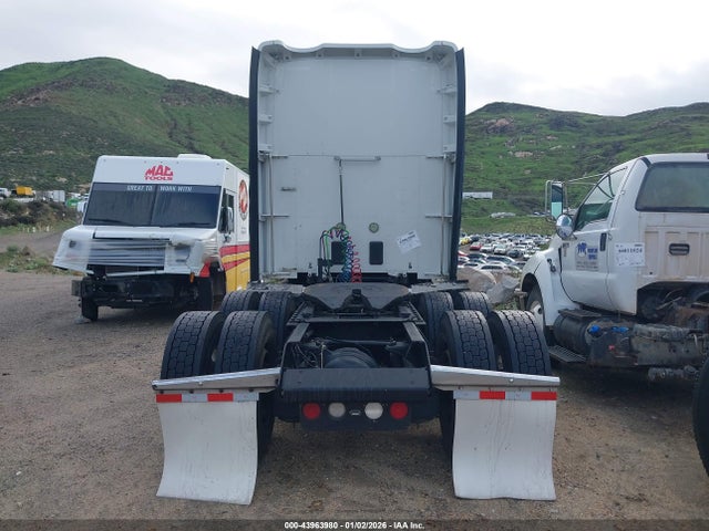 1XKYD49X2FJ422275 Kenworth Construction T680