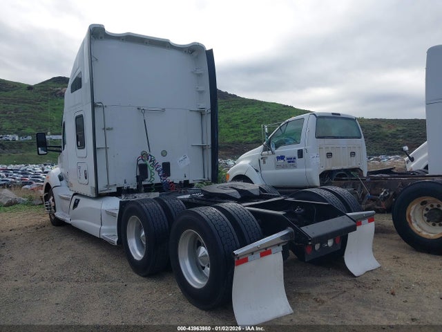 1XKYD49X2FJ422275 Kenworth Construction T680