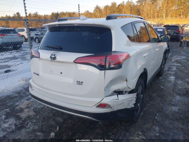 2018 TOYOTA RAV4 JTMRFREV0JJ188822 Photo 3