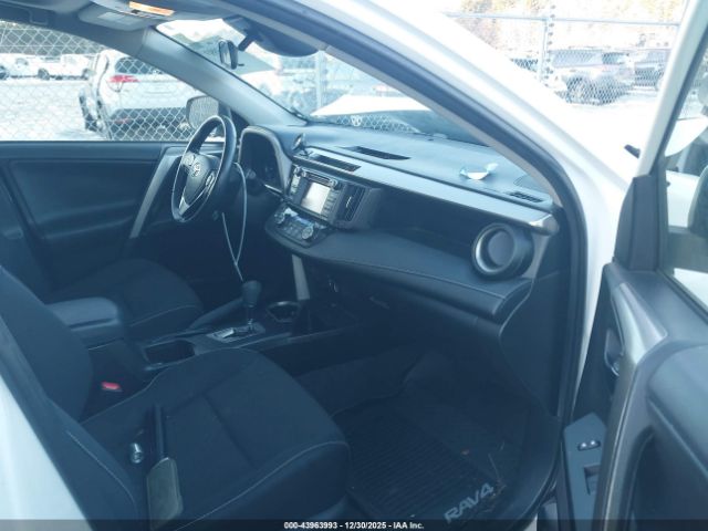 2018 TOYOTA RAV4 JTMRFREV0JJ188822 Photo 4