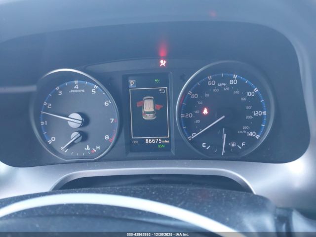 2018 TOYOTA RAV4 JTMRFREV0JJ188822 Photo 6