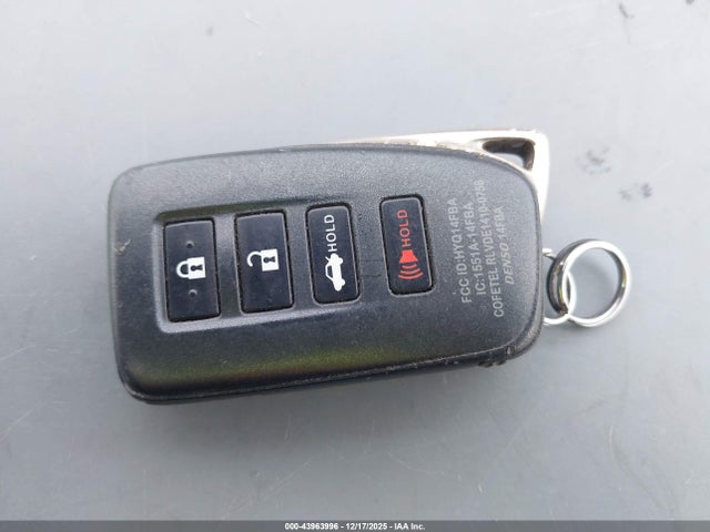 Lexus IS 300 2017 JTHCM1D21H5025280 Image 11
