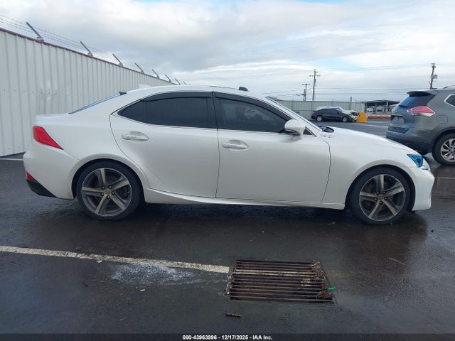 Lexus IS 300 2017 JTHCM1D21H5025280 Image 13