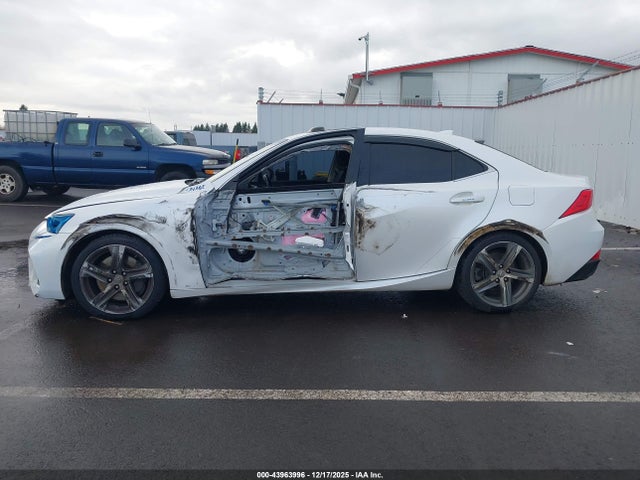 Lexus IS 300 2017 JTHCM1D21H5025280 Image 14