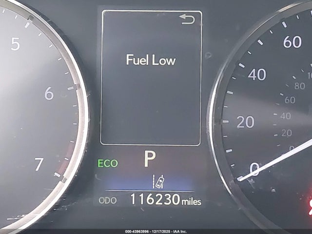 Lexus IS 300 2017 JTHCM1D21H5025280 Image 15