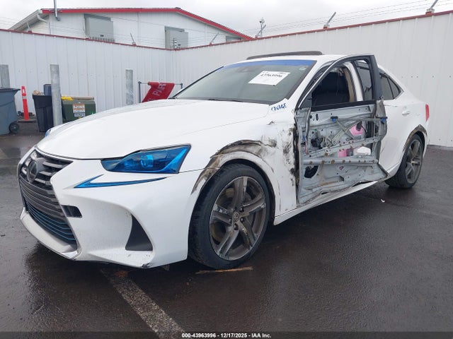 Lexus IS 300 2017 JTHCM1D21H5025280 Image 2