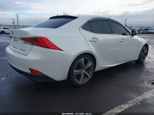Lexus IS 300 2017 JTHCM1D21H5025280 Image 4