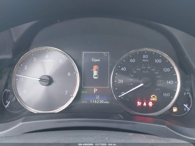 Lexus IS 300 2017 JTHCM1D21H5025280 Image 7