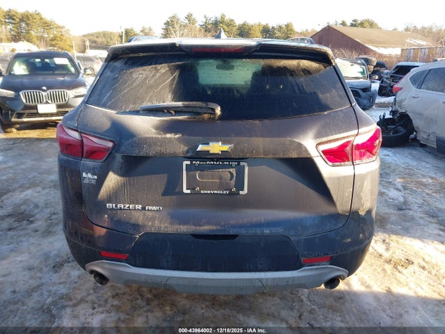 3GNKBHR48MS503501 Chevrolet Blazer Awd 2lt