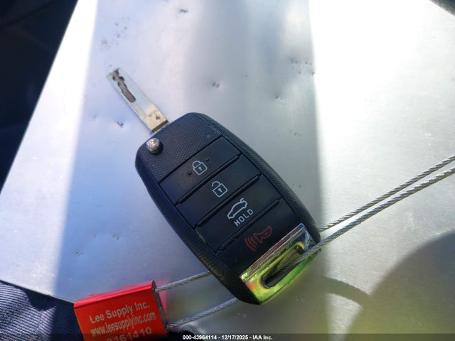 5XXGT4L37JG267042 KIA Optima Lx