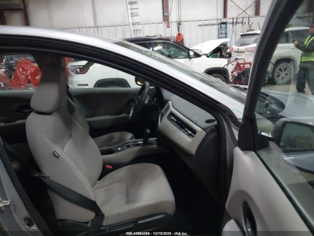 2018 HONDA HR-V 3CZRU5H30JM711732 Photo 4