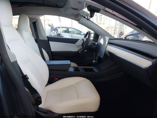 2022 TESLA MODEL Y 7SAYGDEF9NF511687 Photo 4