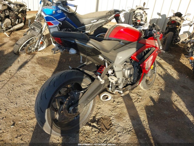 2025 TRIUMPH MOTORCYCLE DAYTONA SMTL23UFXSTBV7743 Photo 3