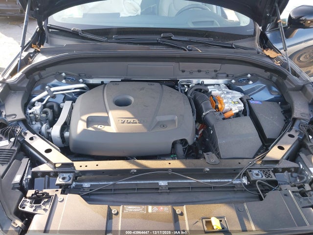2025 VOLVO XC60 PLUG-IN HYBRID YV4H60RM7S1027519 Photo 9