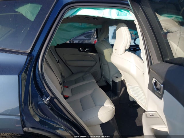 2025 VOLVO XC60 PLUG-IN HYBRID YV4H60RM7S1027519 Photo 7